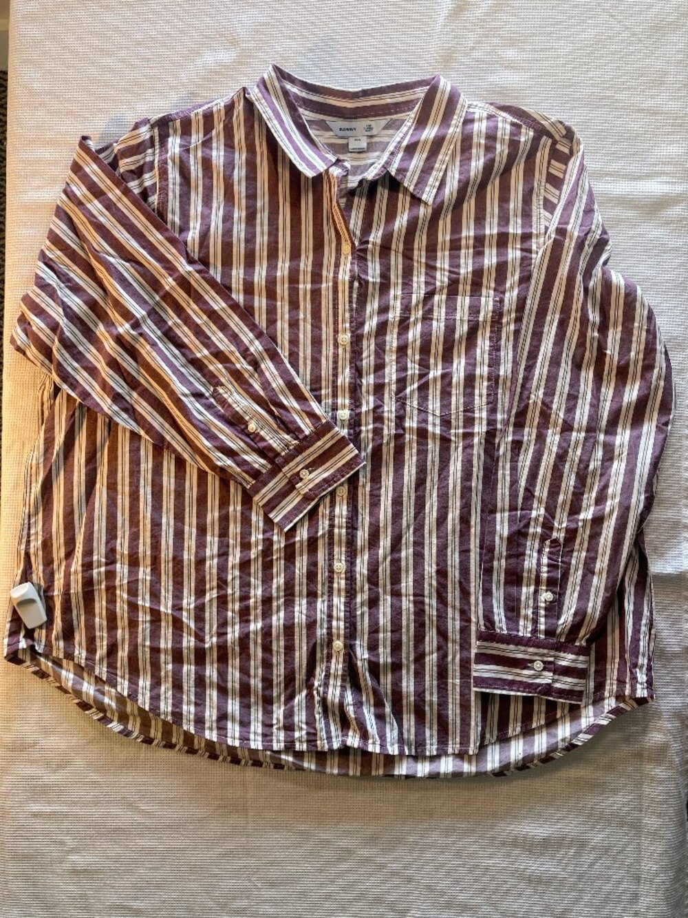 NWT Old Navy classic fit button down shirt, white/maroon stripe, Size 2XL
